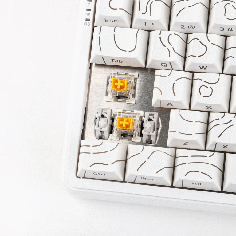 AK680 MAX Magnetic Keyboard (White Contour) - Keyboard photo 3 - Epic Key Morocco