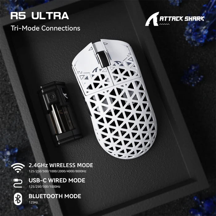 ATTACK SHARK R5 Ultra Carbon Fiber 39g Gaming Mouse – 8K Wireless, PAW3950MAX Sensor, Tri-Mode, 42000 DPI (white) - Vue 2 | Mouse Maroc